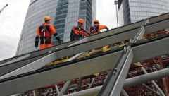 В Москве продолжается строительство